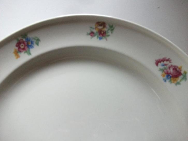 P. Regout serviesdelen borden slakom terrine, Antiek en Kunst, Antiek | Servies los, Ophalen