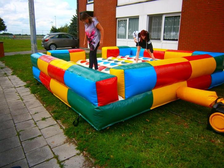 Twister Gonflable LOCATION, Hobby en Vrije tijd, Feestartikelen | Verhuur, Zo goed als nieuw, Ophalen