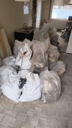 Gratis af te halen: ongeveer 30 zakken zuiver steenpuin (van, Doe-het-zelf en Bouw, Overige Doe-Het-Zelf en Bouw, Ophalen, Zo goed als nieuw