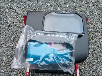 Pet met schermbeschermer en schermbeschermer beschikbaar voor biedingen