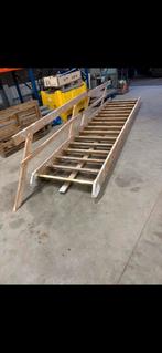 Stevige werf trap, Doe-het-zelf en Bouw, Ophalen, Zo goed als nieuw, Trap