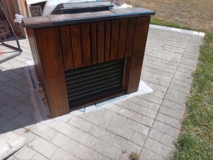 Robotmaaiergarage met elektrisch rolluik getimed., Tuin en Terras, Robotmaaiers, Nieuw, Ophalen