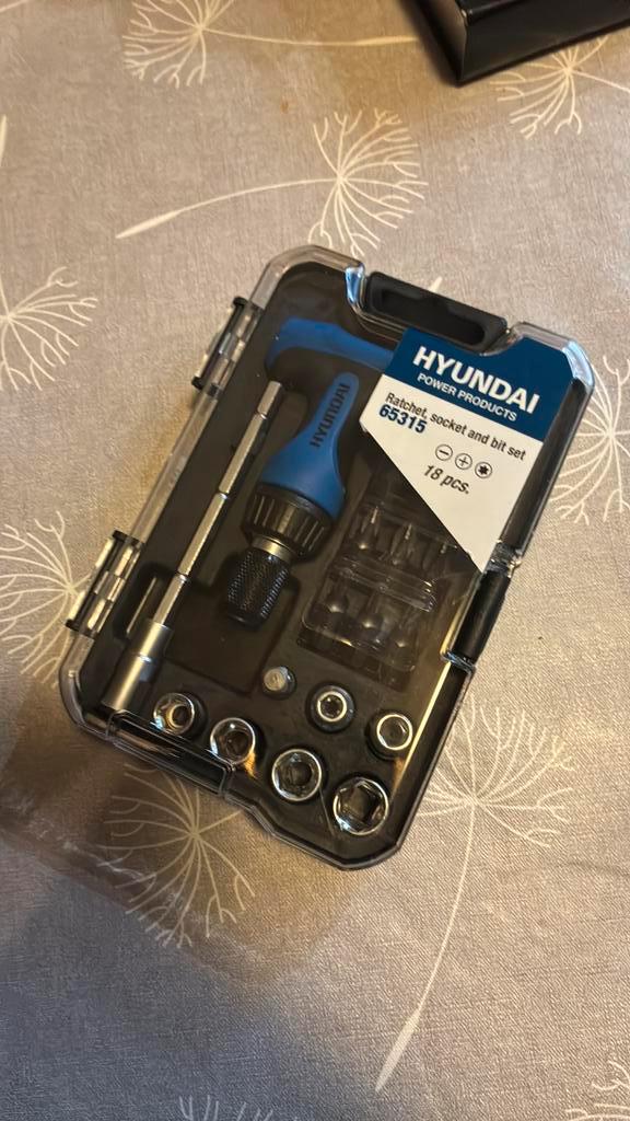 Hyundai dop- en bitset, Doe-het-zelf en Bouw, Gereedschap | Handgereedschap, Nieuw, Ophalen of Verzenden