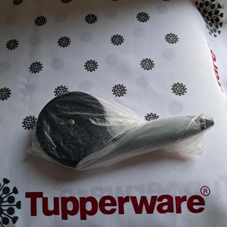 Tupperware pizzasnijder/deegsnijder Nieuw, Huis en Inrichting, Keuken | Tupperware, Nieuw, Ophalen of Verzenden