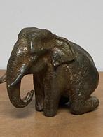 Eléphant Assis Art Déco en Bronze  de Pierre Chenet, Antiquités & Art, Enlèvement ou Envoi, Bronze