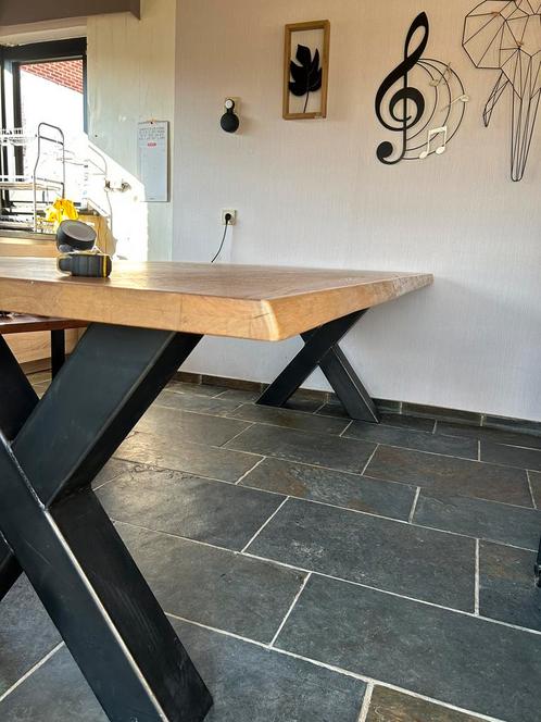 Hout eet tafel, Huis en Inrichting, Tafels | Eettafels, Zo goed als nieuw, Ophalen