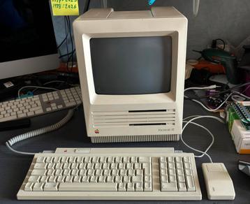 Mooie niet vergeelde Mac SE beschikbaar voor biedingen