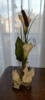 Joli soliflore avec cygnes et fleurs artificielles, Comme neuf, Enlèvement ou Envoi