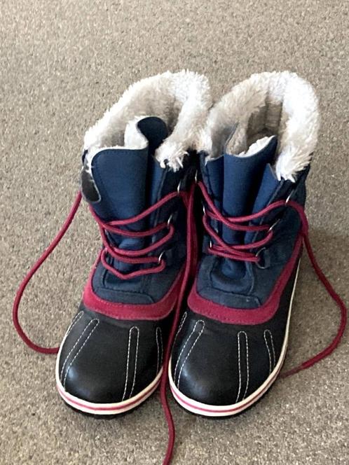 bottes de neige imperméables taille 34 en bon état 10 euros, Enfants & Bébés, Vêtements enfant | Chaussures & Chaussettes, Comme neuf