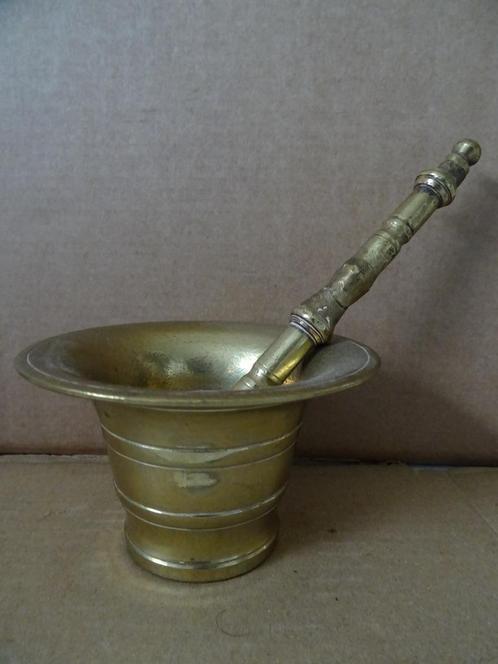 Antieke vijzel en stamper bronzen vijzel periode 1800-1900, Antiek en Kunst, Antiek | Brons en Koper, Brons, Ophalen of Verzenden