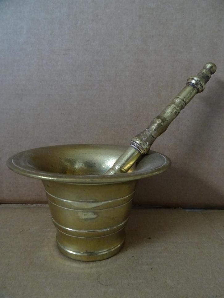 Antieke vijzel en stamper bronzen vijzel periode 1800-1900, Antiek en Kunst, Antiek | Brons en Koper, Brons, Ophalen of Verzenden