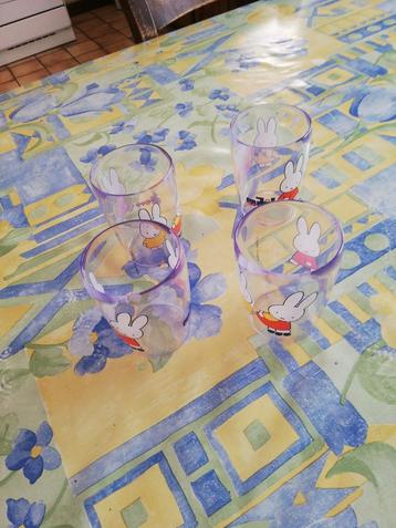 4 Gobelets Mi-fi., Comme neuf