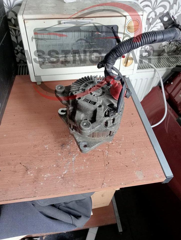 Dynamo Nissan/Datsun X-Trail (T31) (2007 - 2013), Auto-onderdelen, Motor en Toebehoren, Nissan, Gebruikt, Ophalen of Verzenden