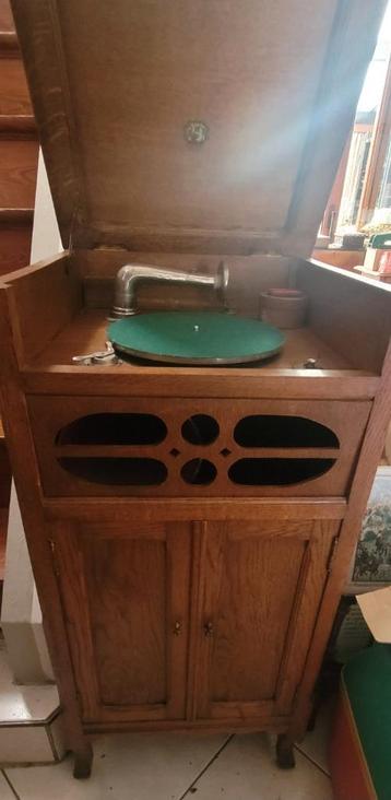Grammofoon met 17 78rpm schijven  beschikbaar voor biedingen