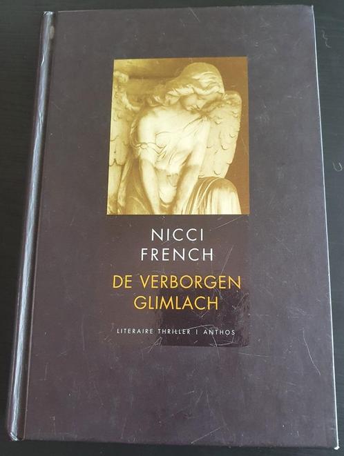 Thriller van Nicci French : De verborgen glimlach, Boeken, Thrillers, Gelezen, Ophalen of Verzenden