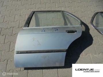 Achterdeur links linksachter BMW e30 sedan 325i 323i 320i et beschikbaar voor biedingen