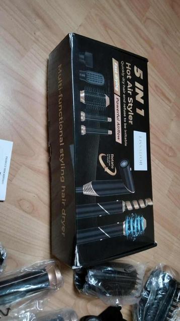Nieuwe Multistyler / hot air styler 5 in 1 beschikbaar voor biedingen