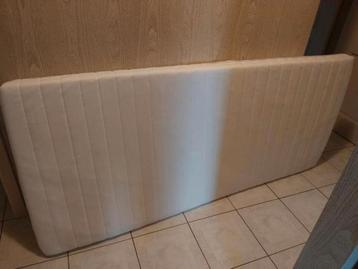 Eénpersoonsmatras 90 x 200 beschikbaar voor biedingen