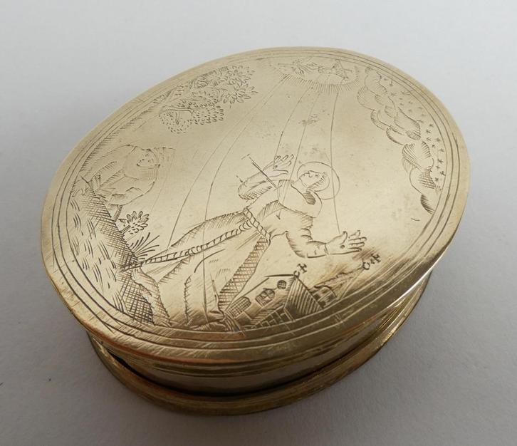 18de eeuws ovaal reliekdoosje met mooi graveerwerk, Antiek en Kunst, Antiek | Religieuze voorwerpen, Ophalen
