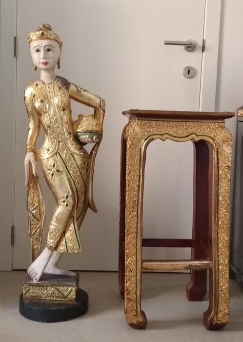 Thais Houten Nang Hai beeld met bijhorende tempeltafel, Antiek en Kunst, Kunst | Beelden en Houtsnijwerken, Ophalen