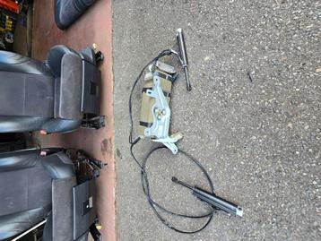 commande d’ouverture de toit ouvrant  beschikbaar voor biedingen