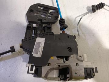 PORTIERVANGER CV ELEKTR. RECHTS VOOR A (W176) (A1667200435) beschikbaar voor biedingen