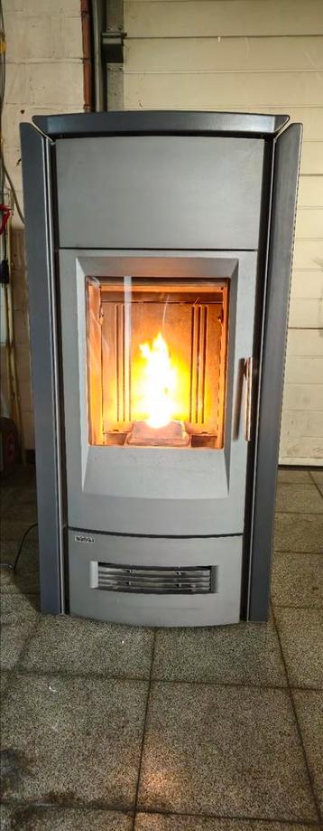 Pelletkachel Piazzetta p963 11kw inclusief buizen + Levering beschikbaar voor biedingen