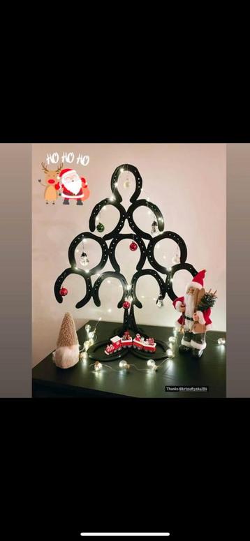 Handgemaakte kerstboom van hoefijzers beschikbaar voor biedingen