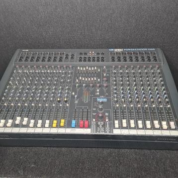 Table de mixage amplifiée SPIRIT 1200 avec effets 2 x 600 wa, Enlèvement, Utilisé
