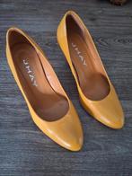 Jhay dames pumps maat 35 (valt iets groter uit), Kleding | Dames, Ophalen, Beige, Gedragen, Pumps