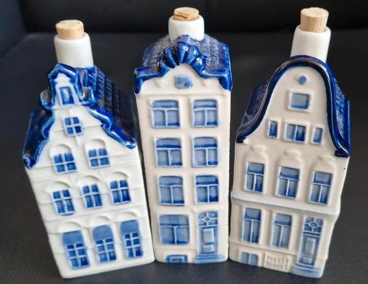 Maison bleue de Delft peinte à la main à vendre - 3 pièces, Collections, Souvenirs Sabena, Comme neuf, Enlèvement ou Envoi