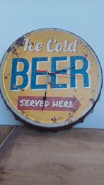 Wandklok op capsule: Ice Cold Beer Served Here, Huis en Inrichting, Ophalen of Verzenden, Zo goed als nieuw