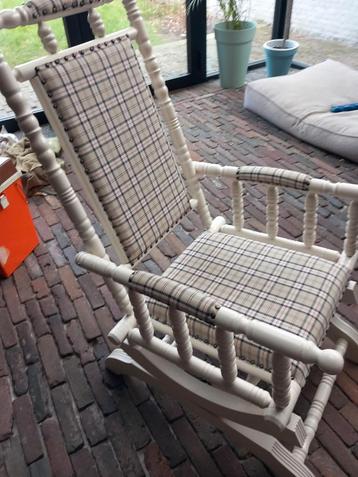 Engelse schommelstoel beschikbaar voor biedingen