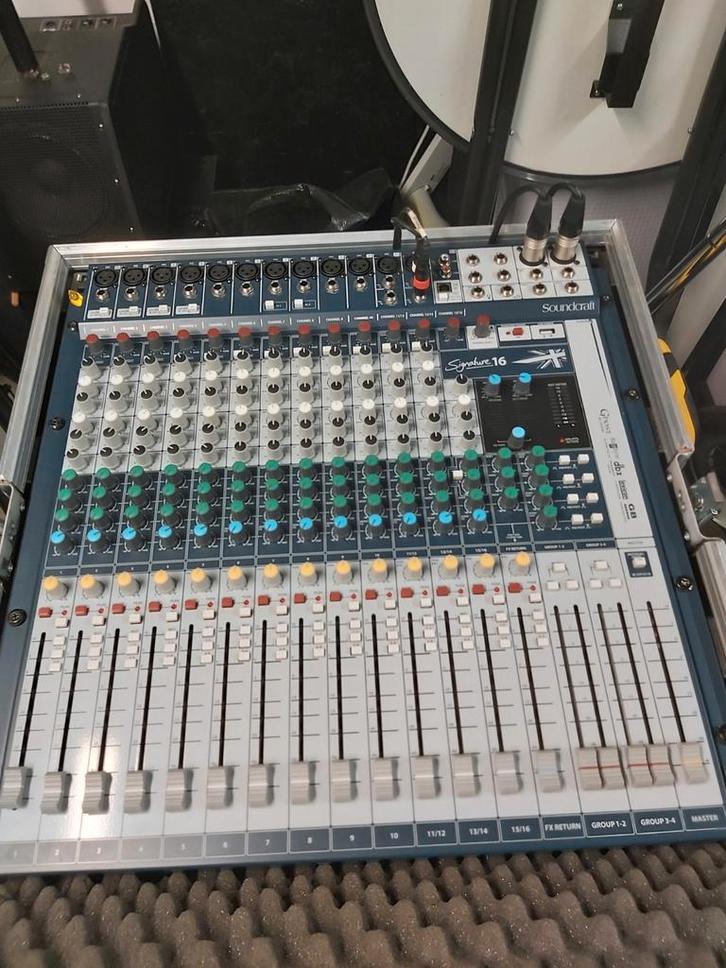 Soundcraft Signature 16, Muziek en Instrumenten, Mengpanelen, Zo goed als nieuw, 10 tot 20 kanalen, Microfooningang, Ophalen