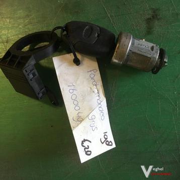 Ford mondeo 1998 contactslot met sleutel beschikbaar voor biedingen