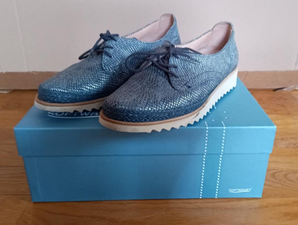 Schoenen Softwaves, Kleding | Dames, Schoenen, Blauw, Ophalen of Verzenden, Zo goed als nieuw, Sneakers