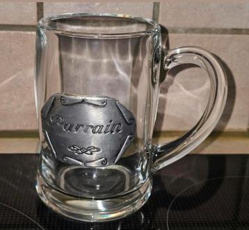 GLAS MET TINNEN PATROON beschikbaar voor biedingen