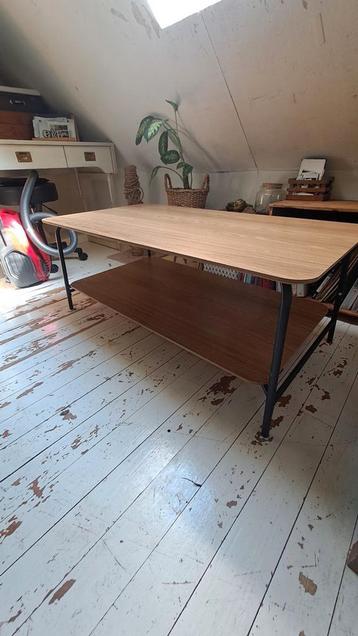 Salontafel vintage look - sweeek  beschikbaar voor biedingen