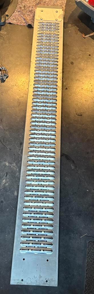 Oprijplaat / oprijplank / rijplaat staal 180cm *Nieuw* beschikbaar voor biedingen