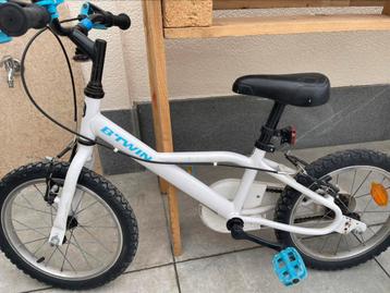 B'TWIN 16 inch kinderfiets - Wit/blauw beschikbaar voor biedingen