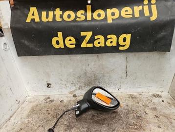 Buitenspiegel rechts van een Ford Fiesta beschikbaar voor biedingen