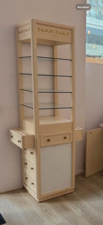 Vitrine d’exposition Naf Naf – Mobilier de boutique beschikbaar voor biedingen