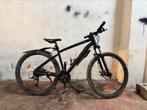 VTT BTWIN 520 TAILLE M FREIN A DISQUE AMORTISSEUR REGLABLE, Fietsen en Brommers, Fietsen | Heren | Sportfietsen en Toerfietsen