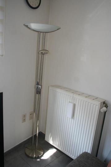 staande lamp beschikbaar voor biedingen