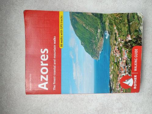 Azores Rother walking guide, Livres, Guides touristiques, Utilisé, Guide de balades à vélo ou à pied, Europe, Autres marques, Enlèvement ou Envoi