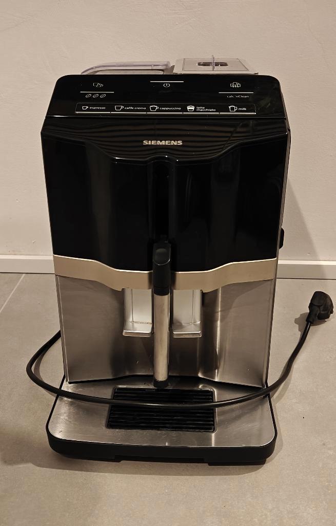 Siemens S300 EQ3 koffieautomaat, Elektronische apparatuur, Koffiezetapparaten, Gebruikt, Koffiebonen, Espresso apparaat, 1 kopje