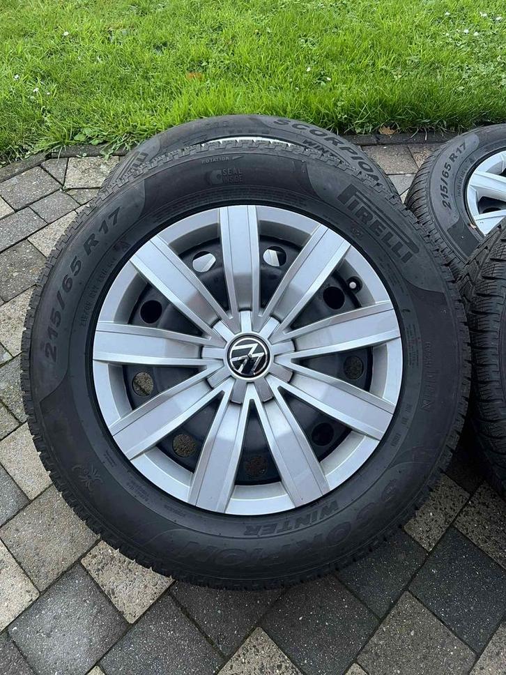 WINTERSET VW TIGUAN 215/65/R17 PIRELLI, Auto-onderdelen, Banden en Velgen, Banden en Velgen, Winterbanden, 17 inch, 215 mm, Personenwagen