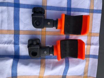 2 supports cannes beschikbaar voor biedingen