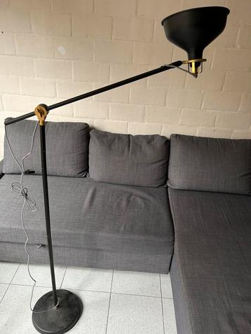 IKEA staanlamp beschikbaar voor biedingen