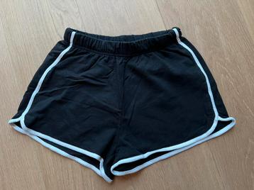 Short maat 164 van H&M beschikbaar voor biedingen